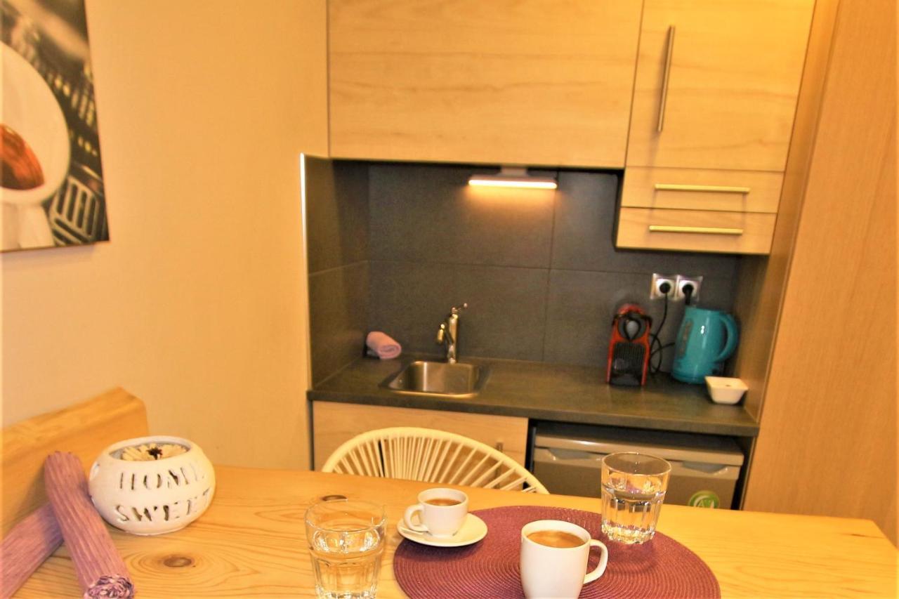 Aiolos Apartments Ermou 64 2Nd Floor Suites Atenas Exterior foto