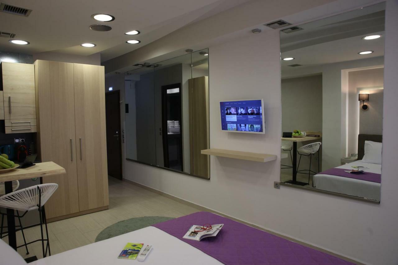 Aiolos Apartments Ermou 64 2Nd Floor Suites Atenas Exterior foto
