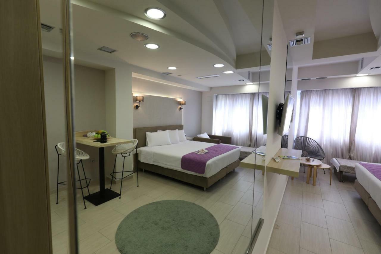 Aiolos Apartments Ermou 64 2Nd Floor Suites Atenas Exterior foto