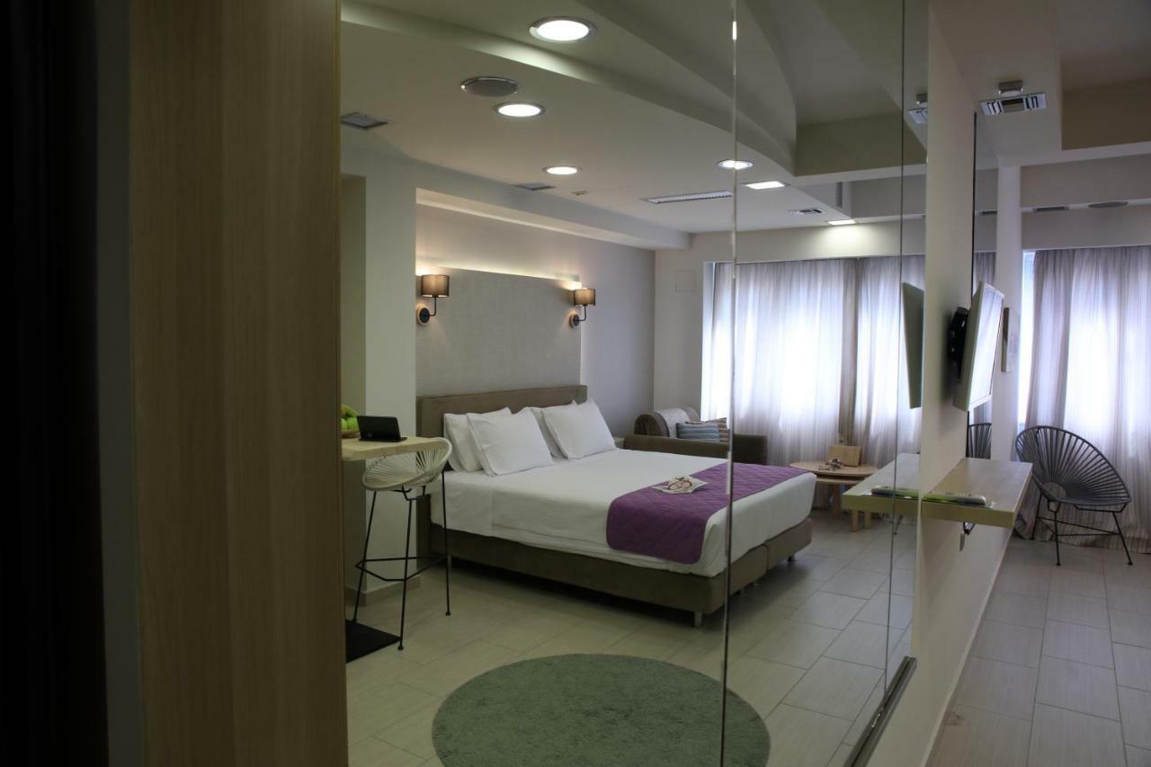 Aiolos Apartments Ermou 64 2Nd Floor Suites Atenas Exterior foto