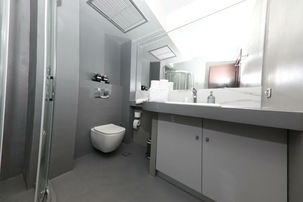 Aiolos Apartments Ermou 64 2Nd Floor Suites Atenas Exterior foto