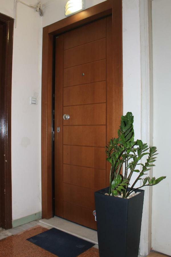Aiolos Apartments Ermou 64 2Nd Floor Suites Atenas Exterior foto
